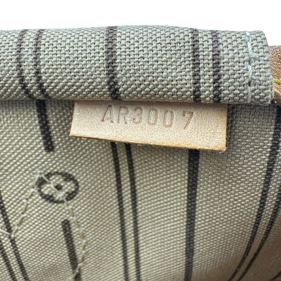 LOUIS VUITTON Brown Monogram Neverfull MM Tote Bag - Picture 15 of 15